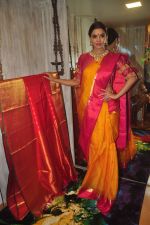 Sara Loren at padmashi winning sarees by Vedaa in Andheri, Mumbai on 1st April 2015